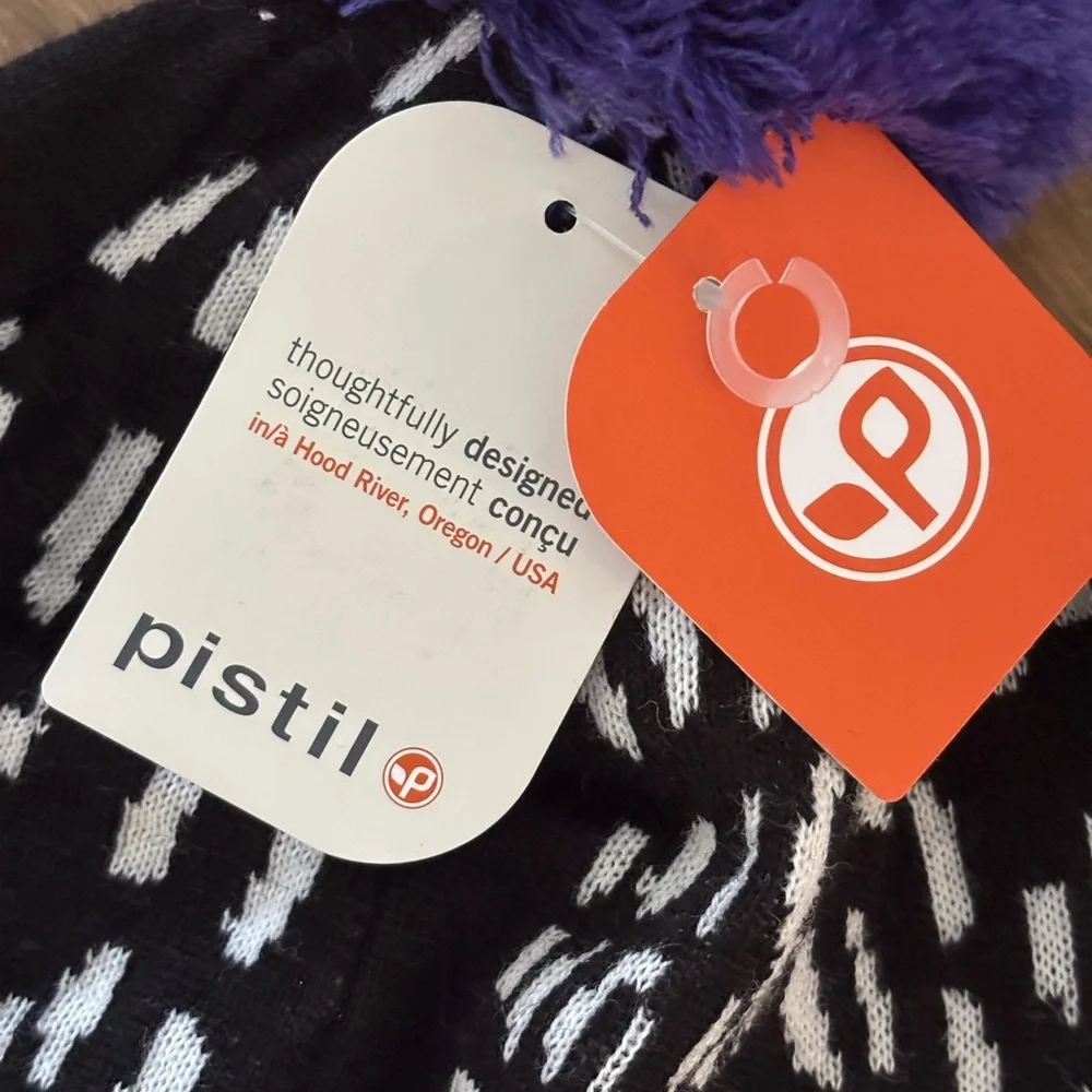 NWT Pistil Abstract Patterned Beanie. Women’s Graphic | Black | Dopamine |